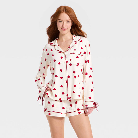 Pijama blanca corazones